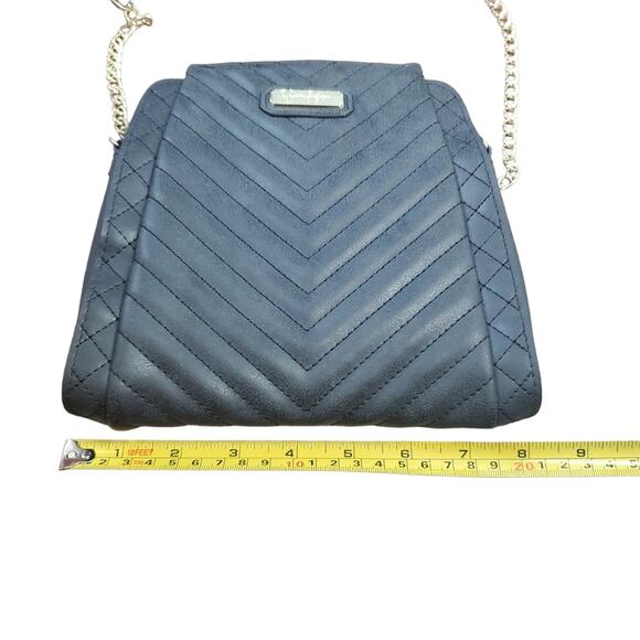 Jessica Simpson Black Quilted Crossbody Purse with Gold Chain Hardware Bag - Picture 10 of 13